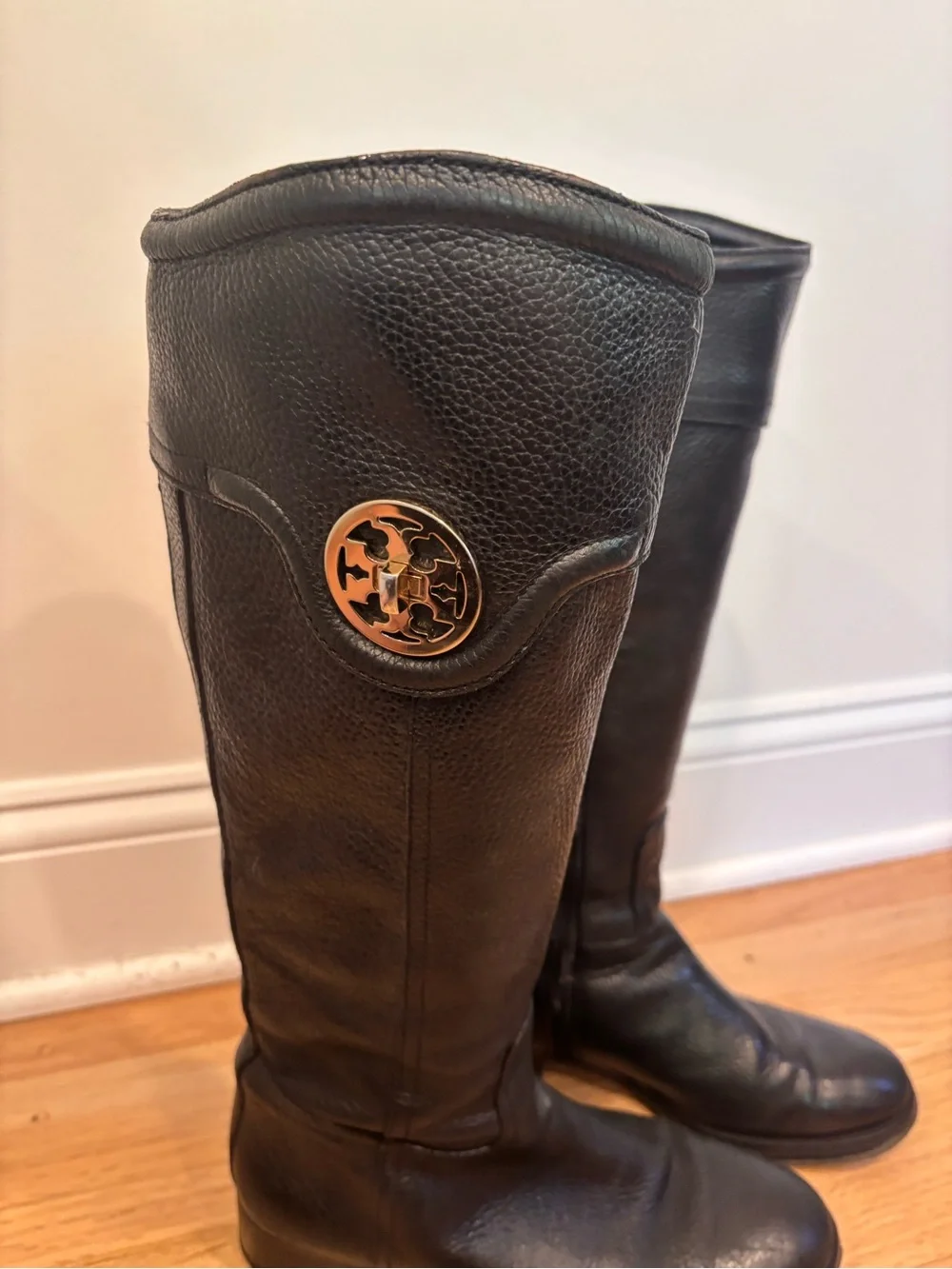 Tory Burch Selma riding boots in black pebbled leather size 8